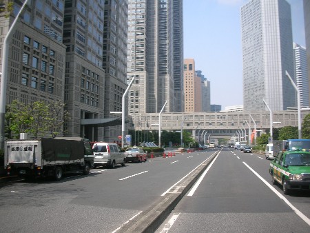東京都庁前の道路４