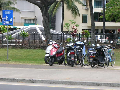 オートバイの無料駐車場その２